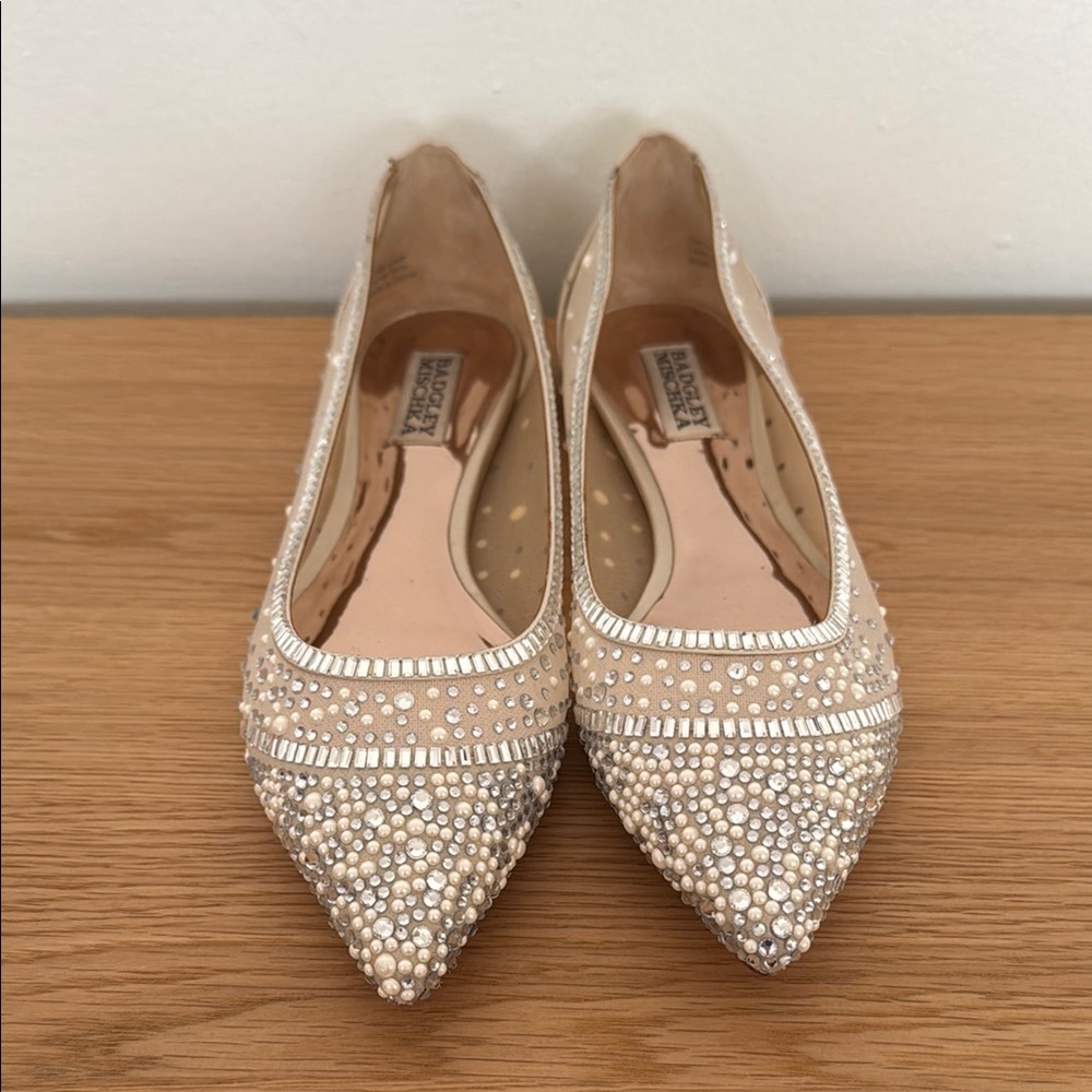 Beautiful Badgley Mischka Women's Embellished Cream Flats